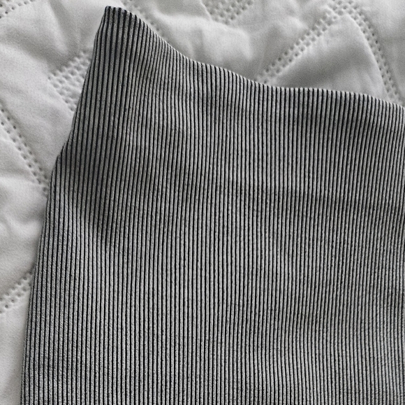 ๐NWOT H&M Classic Gray Knee Length Stretchy Dressy Work Pencil Skirt ๐ - Picture 6 of 6